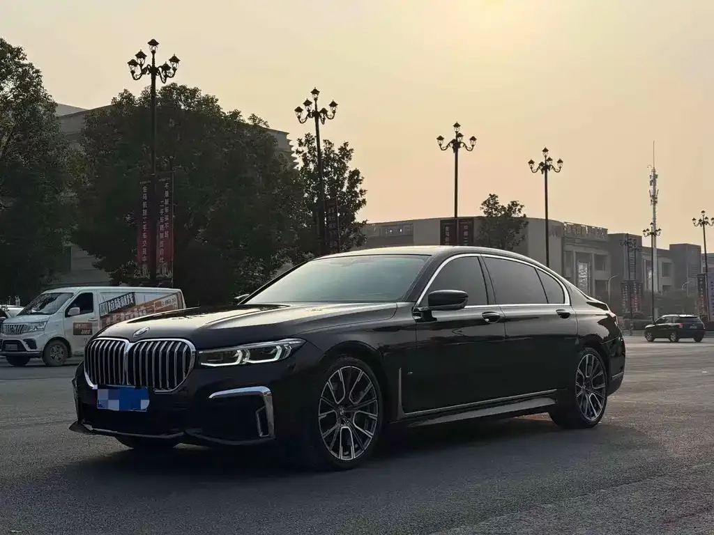 BMW 7 Series 2021 из CN, фото 1