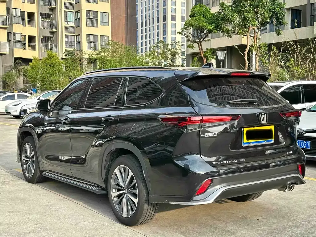 Toyota Crown Kluger 2024 из CN, фото 2