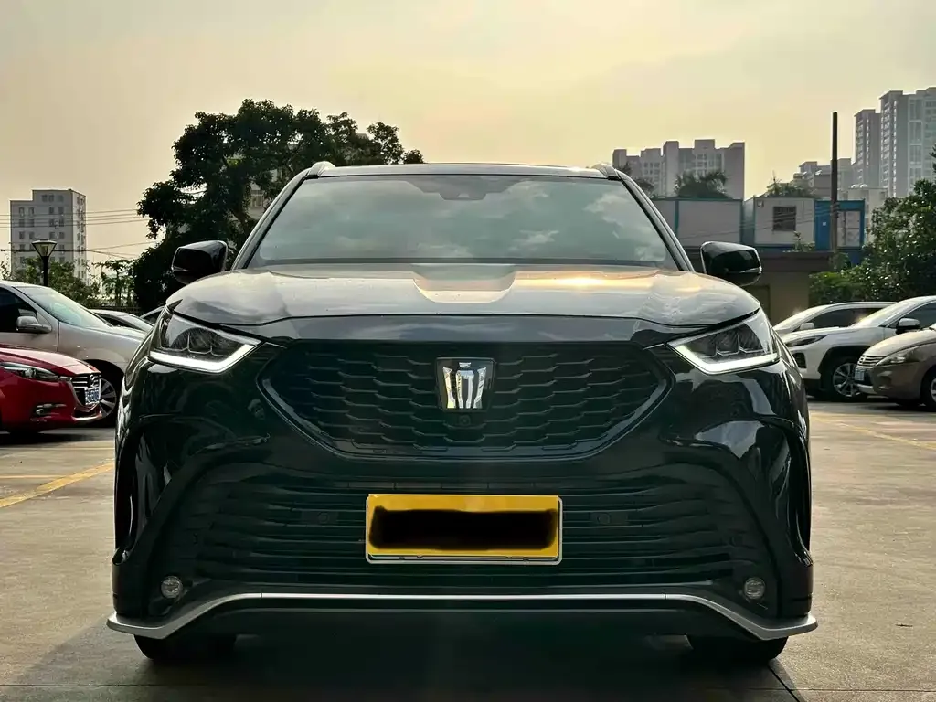 Toyota Crown Kluger 2024 из CN, фото 3