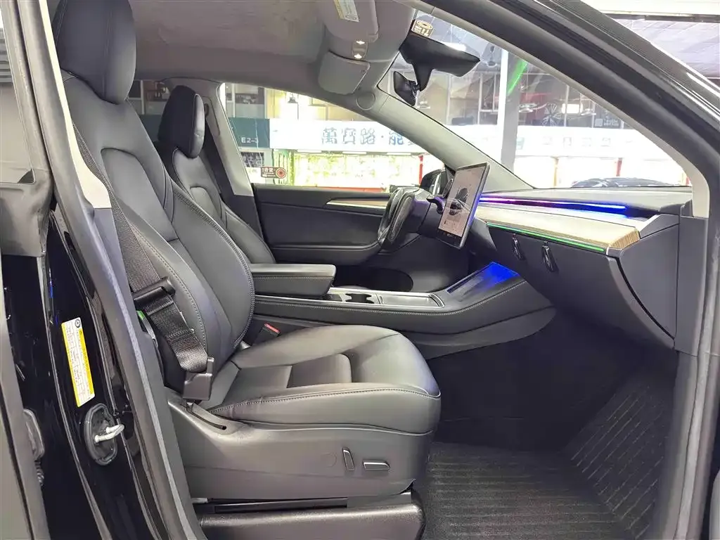 Tesla Model Y 2023 из CN, фото 10