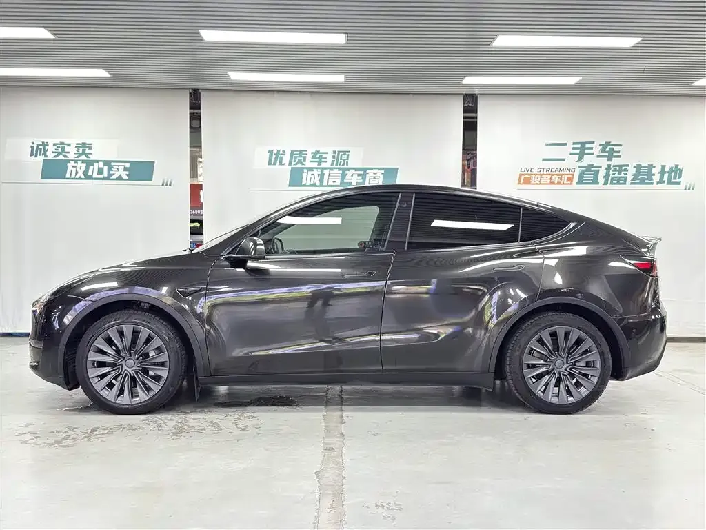 Tesla Model Y 2023 из CN, фото 4