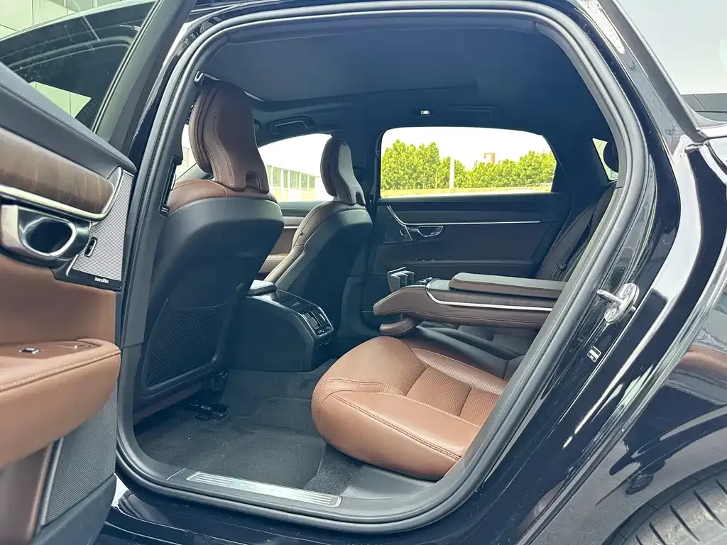 Volvo S90 2024 из CN, фото 10