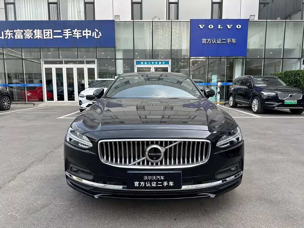 Volvo S90 2024 из CN, фото 2