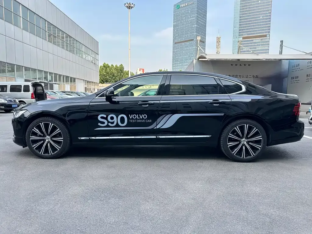 Volvo S90 2024 из CN, фото 4