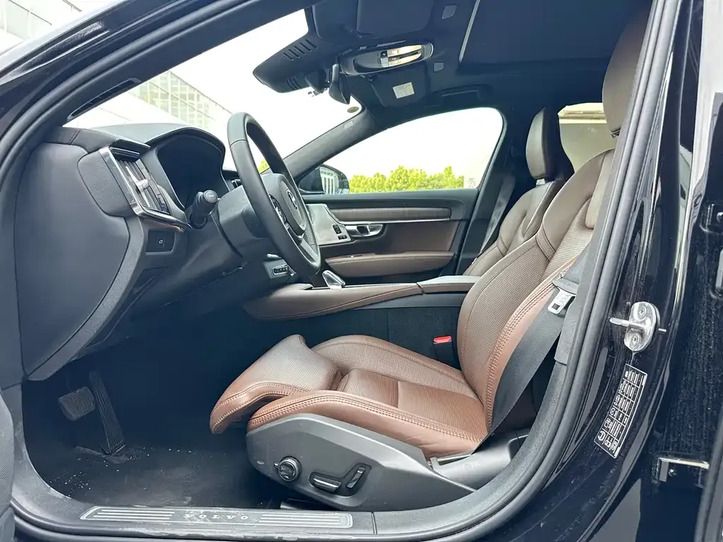 Volvo S90 2024 из CN, фото 7
