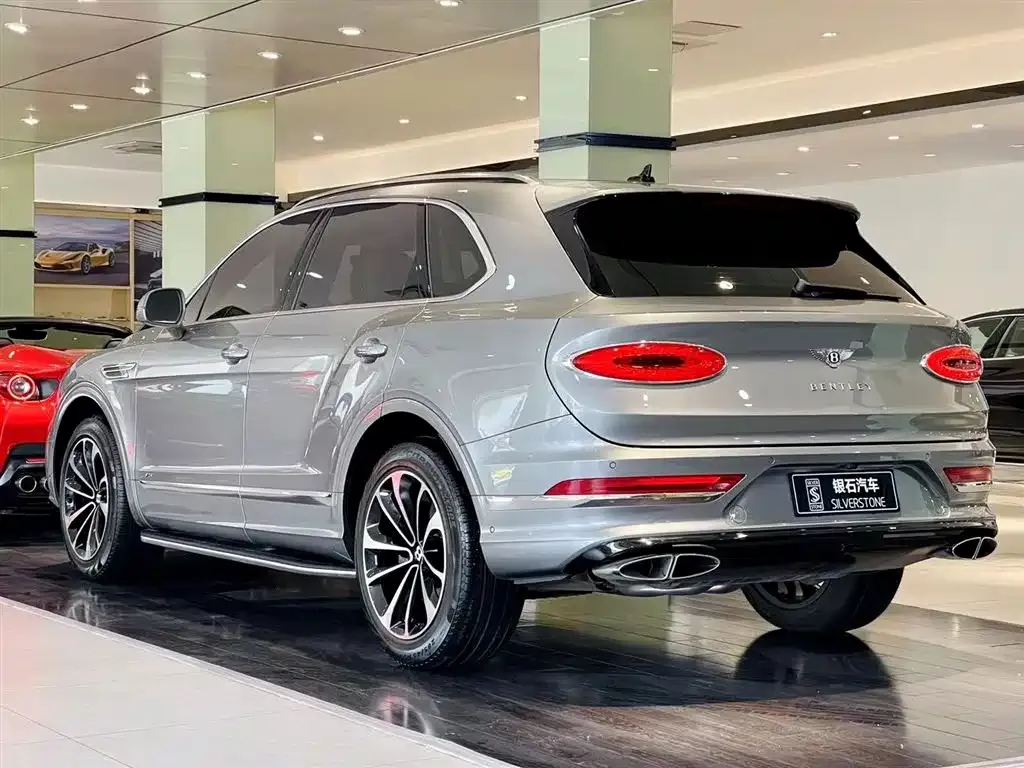 Bentley Bentayga 2021 из CN, фото 3