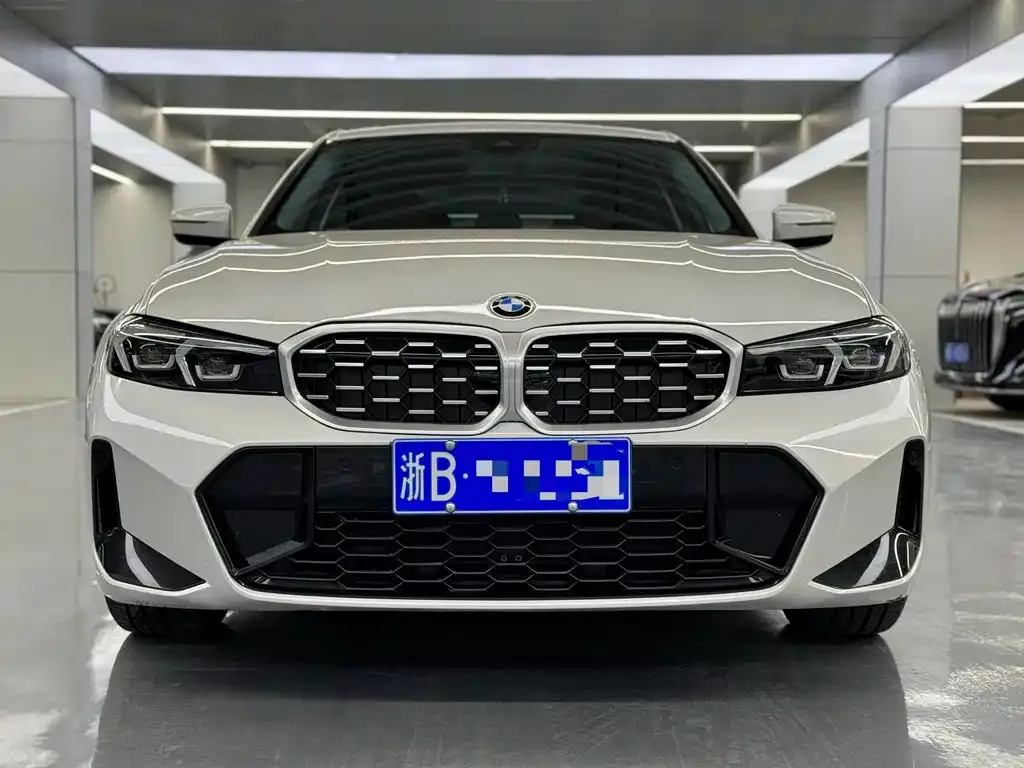 BMW 3 Series 2023 из CN, фото 2