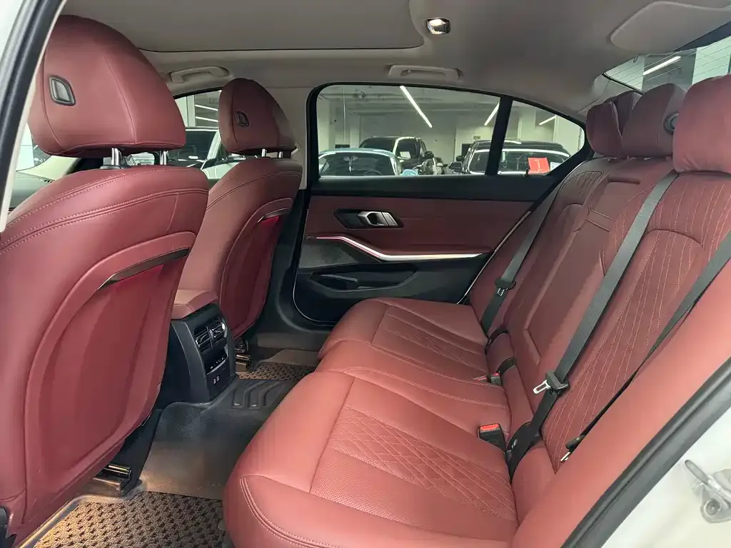 BMW 3 Series 2023 из CN, фото 9