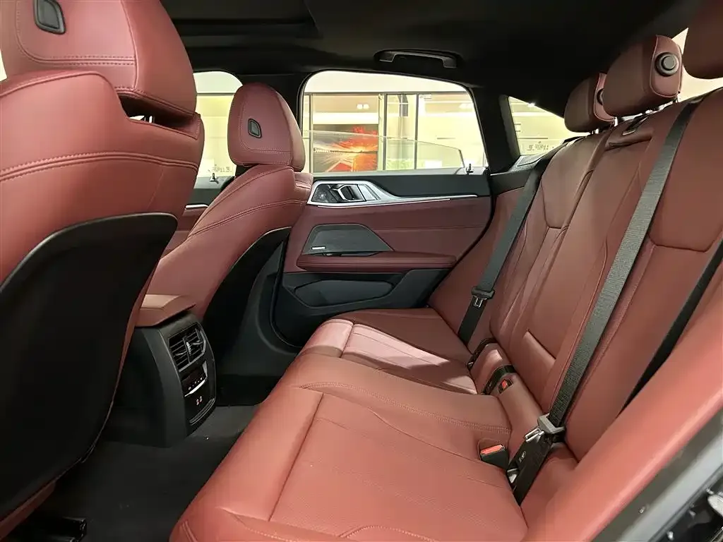 BMW 4 Series 2025 из CN, фото 10