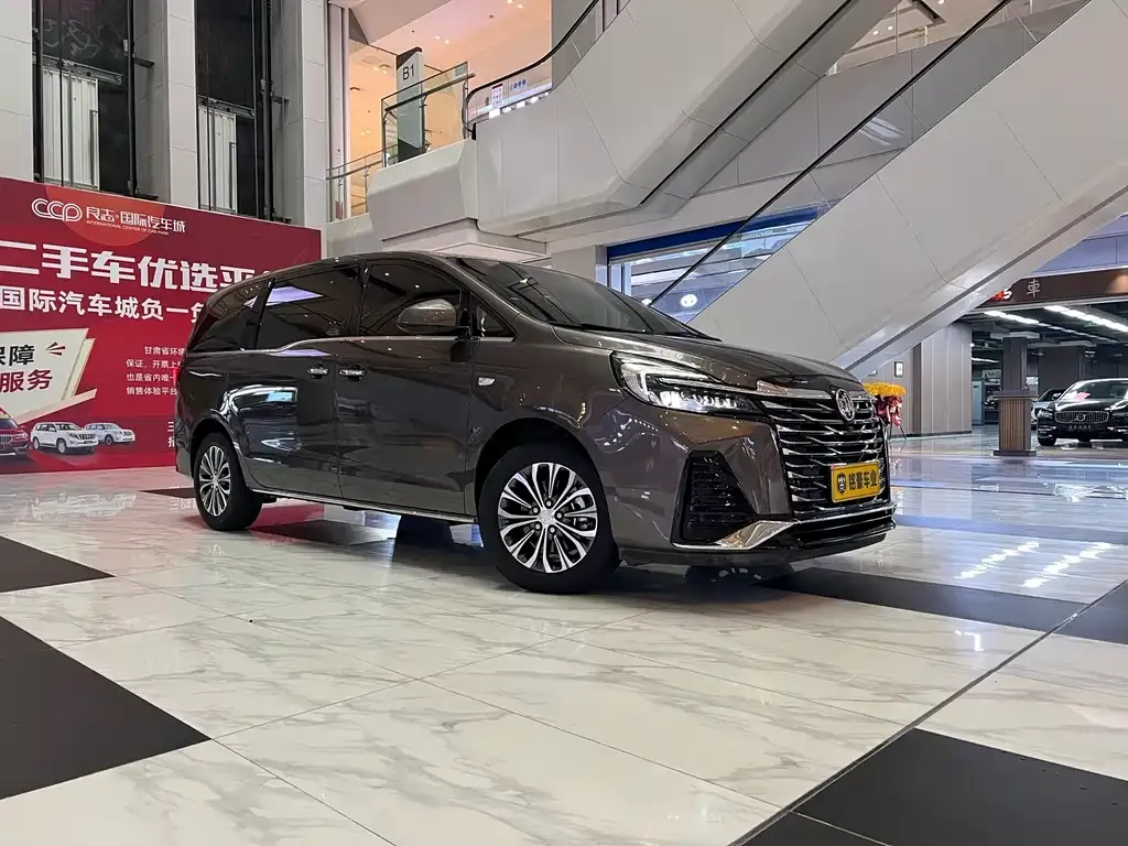 Buick GL8 2023 из CN, фото 1