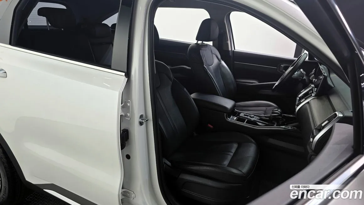 Kia Sorento — фото 10