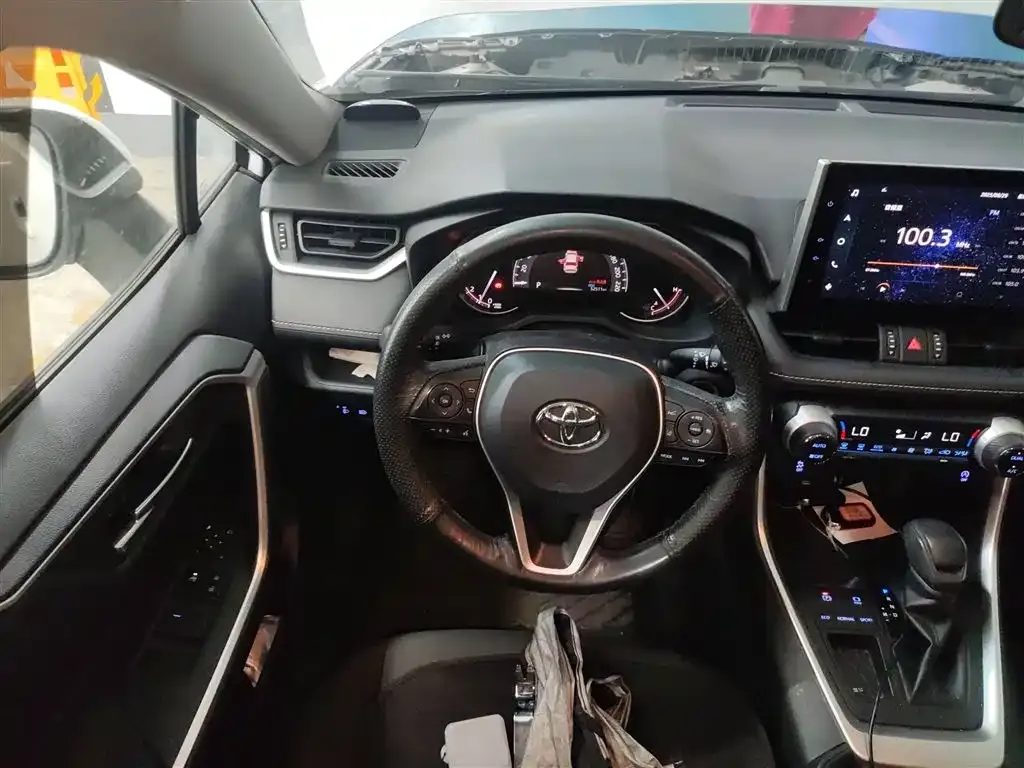Toyota RAV4 2021 из CN, фото 3