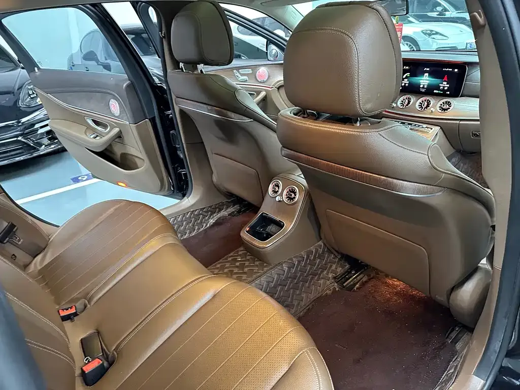 Mercedes-Benz E-Class 2022 из CN, фото 6