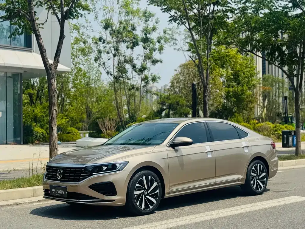 Volkswagen Passat 2023 из CN, фото 1