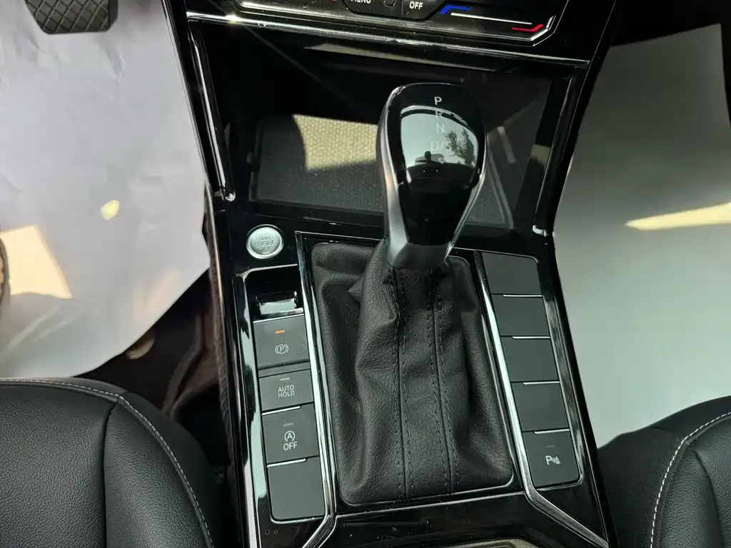 Volkswagen Passat 2023 из CN, фото 8