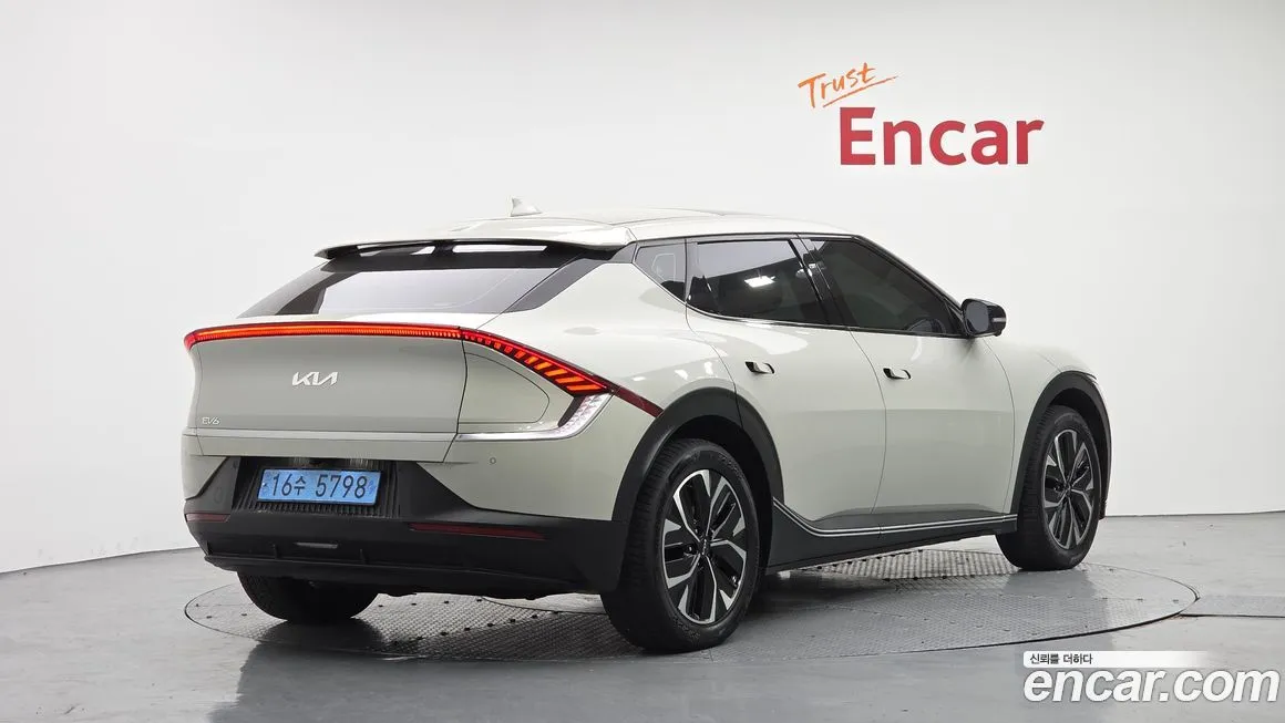 Kia EV6 — фото 2