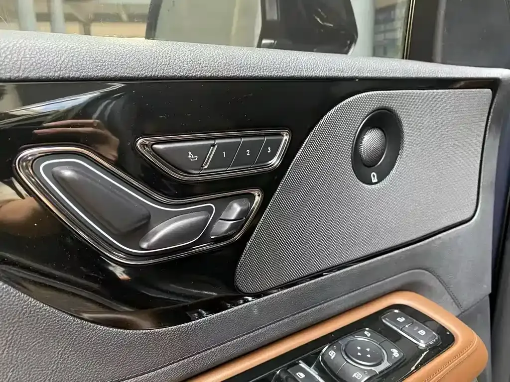 Lincoln Aviator 2021 из CN, фото 7