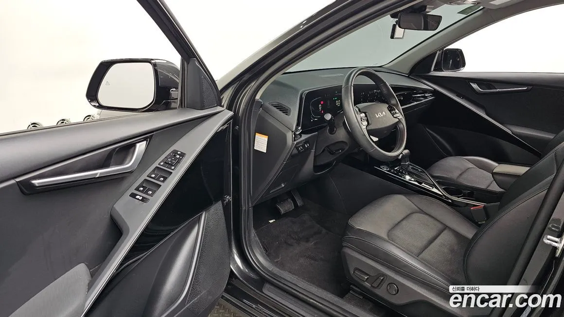 Kia Niro — фото 10