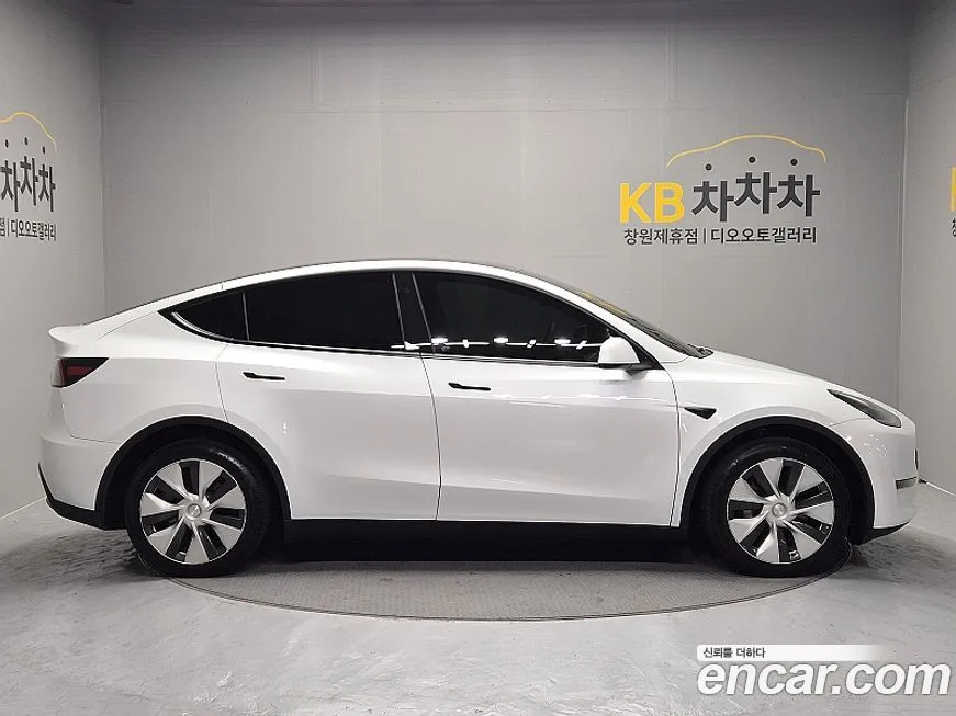Tesla Model Y 2021 из KR, фото 8