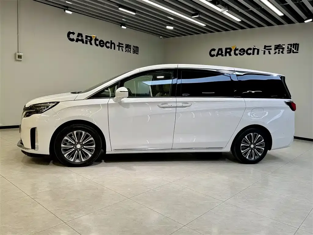 Buick GL8 2023 из CN, фото 7