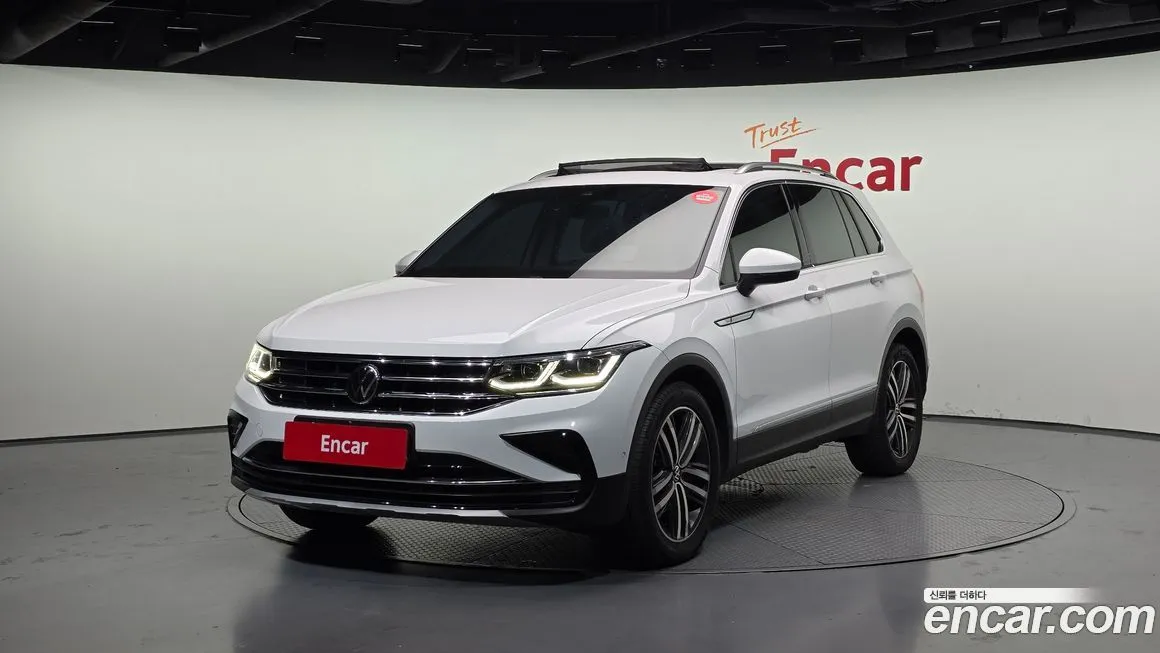Volkswagen Tiguan — фото 1