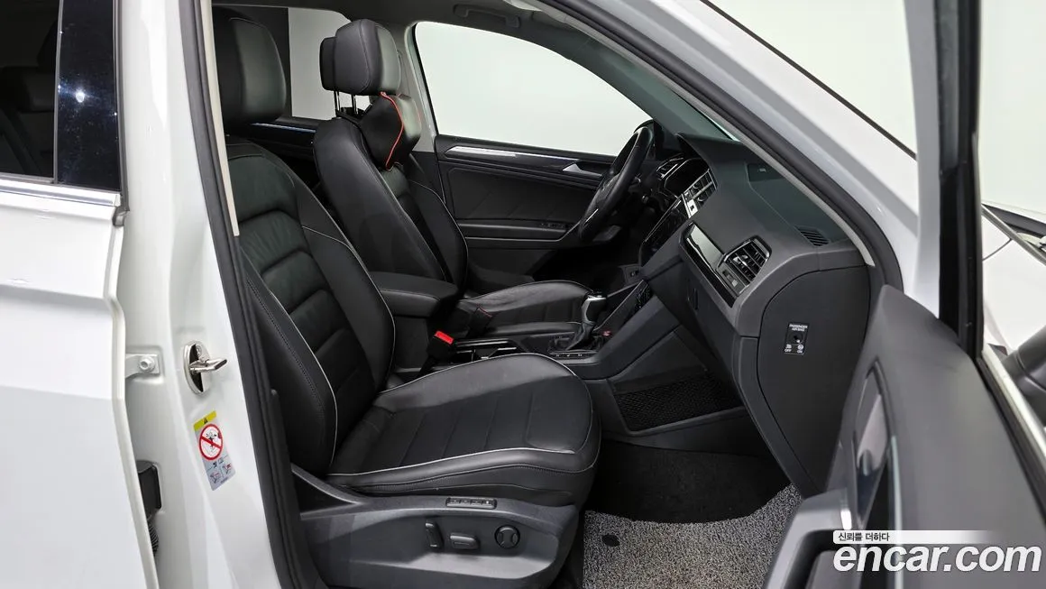 Volkswagen Tiguan — фото 10