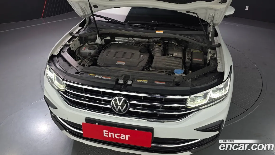 Volkswagen Tiguan — фото 6