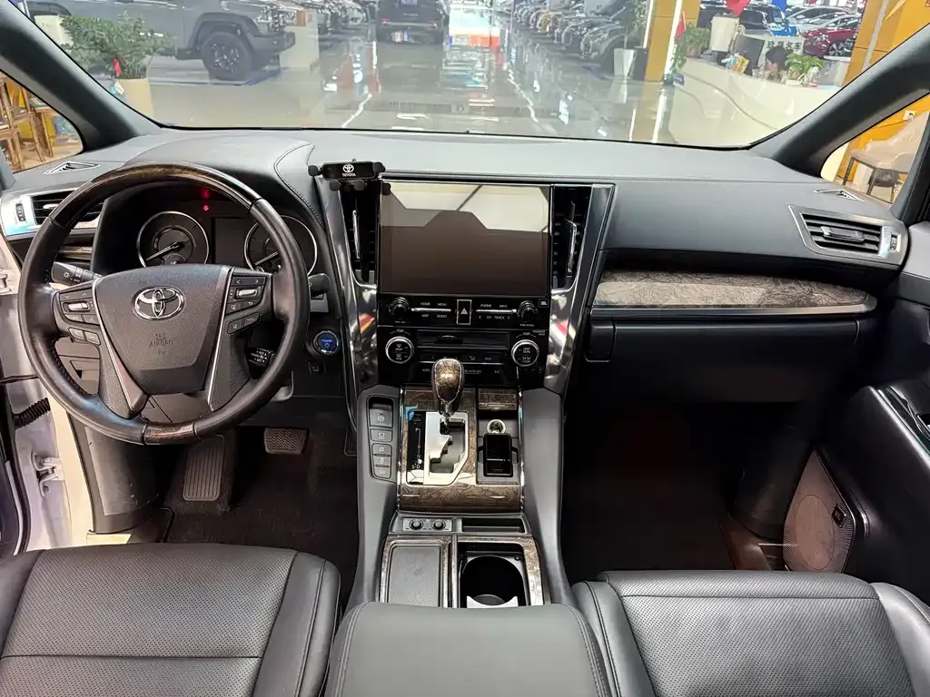 Toyota Alphard 2022 из CN, фото 7