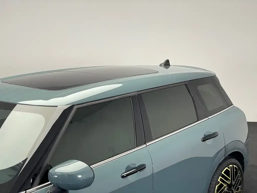 [object Object] Mini Clubman 2023 из CN, фото 4