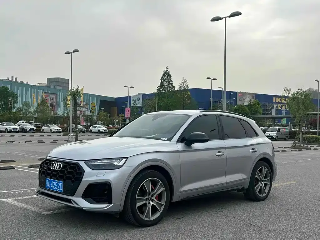 Audi SQ5 2023 из CN, фото 1