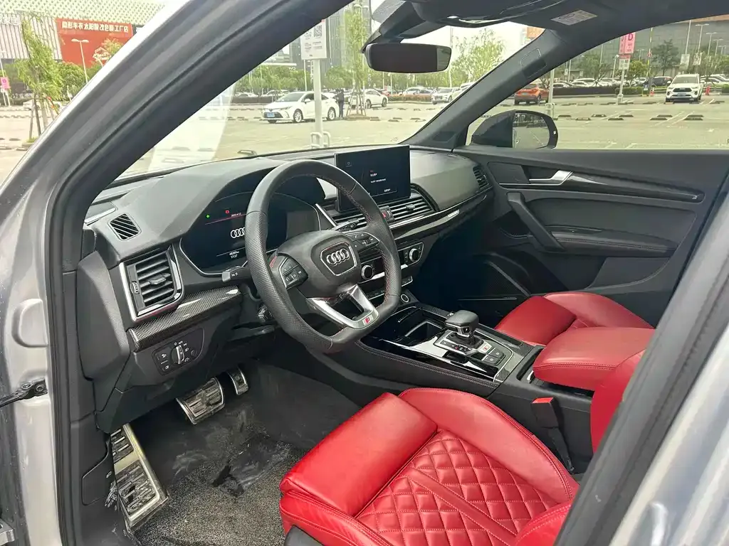 Audi SQ5 2023 из CN, фото 8