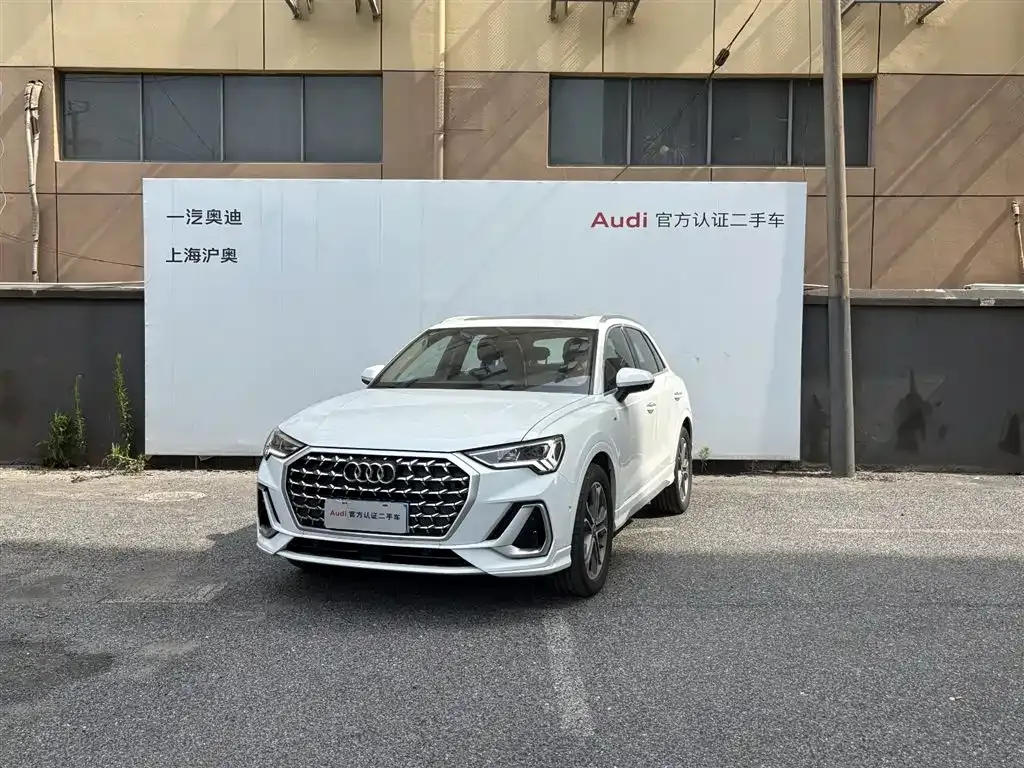 Audi Q3 — фото 1