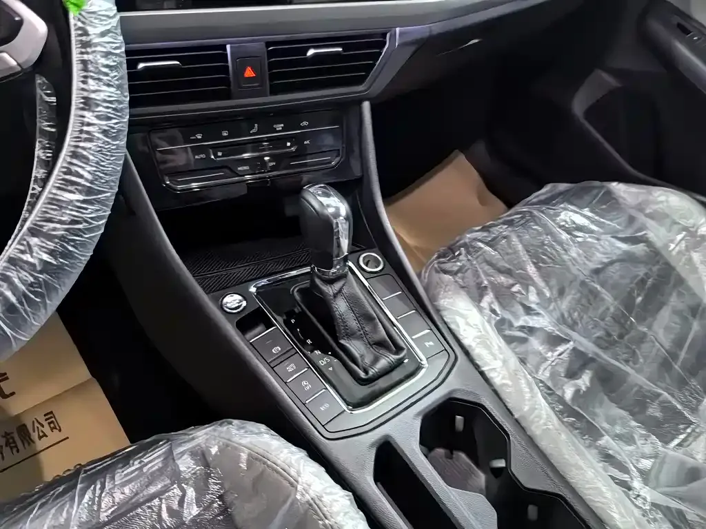 Volkswagen Bora 2023 из CN, фото 10