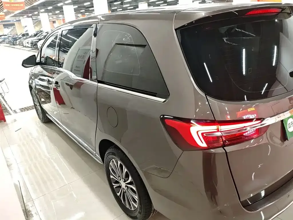 Buick GL8 2023 из CN, фото 6
