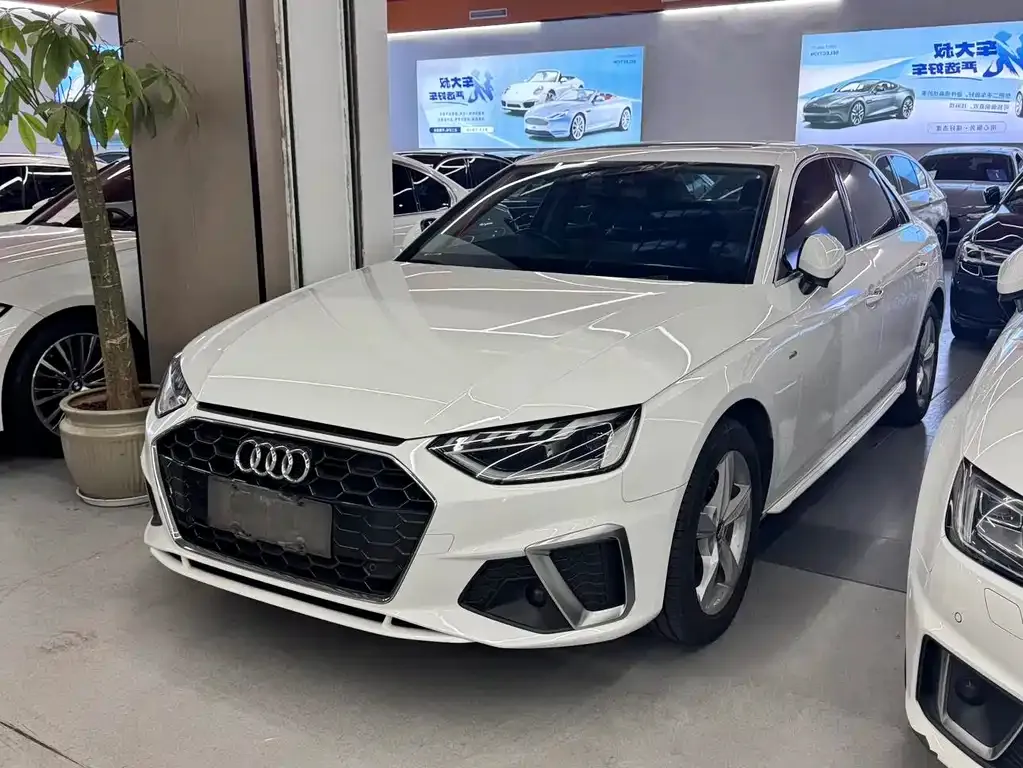 Audi A4L 2022 из CN, фото 1