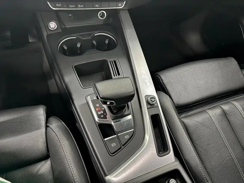 Audi A4L 2022 из CN, фото 10