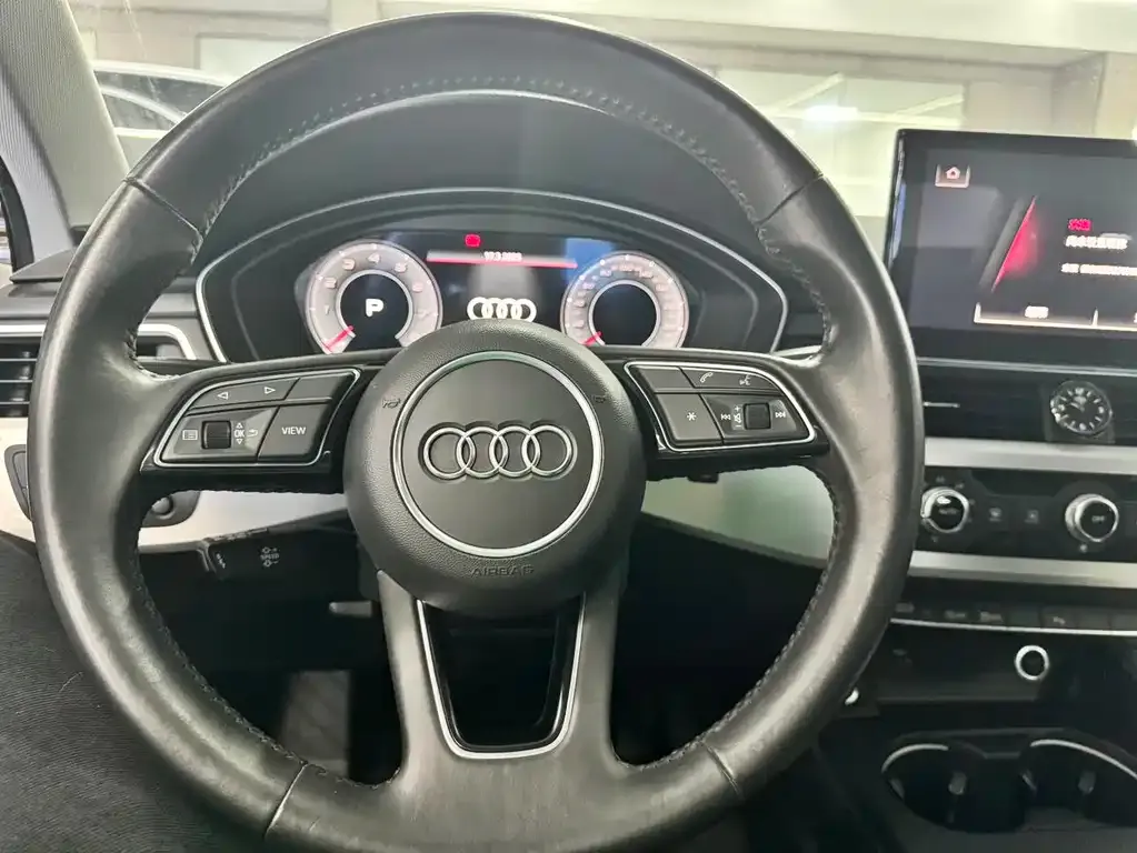 Audi A4L 2022 из CN, фото 5