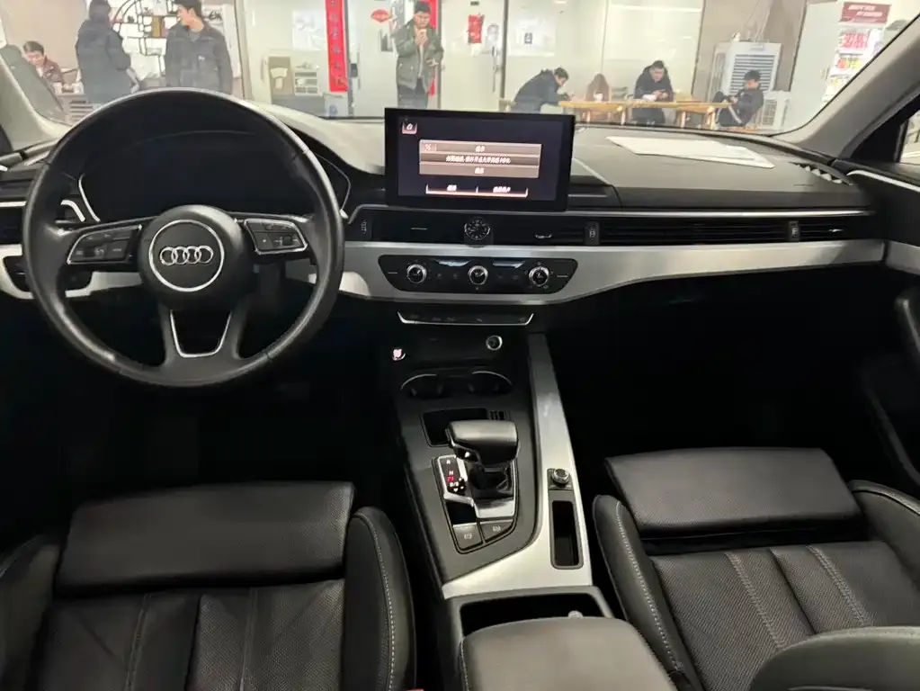 Audi A4L 2022 из CN, фото 8