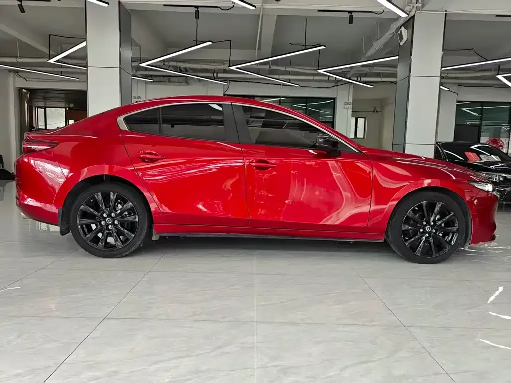 Mazda 3 Axela 2023 из CN, фото 2