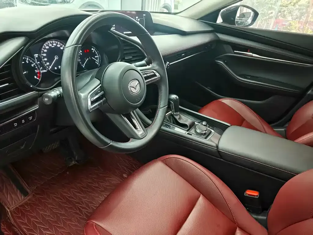 Mazda 3 Axela 2023 из CN, фото 4