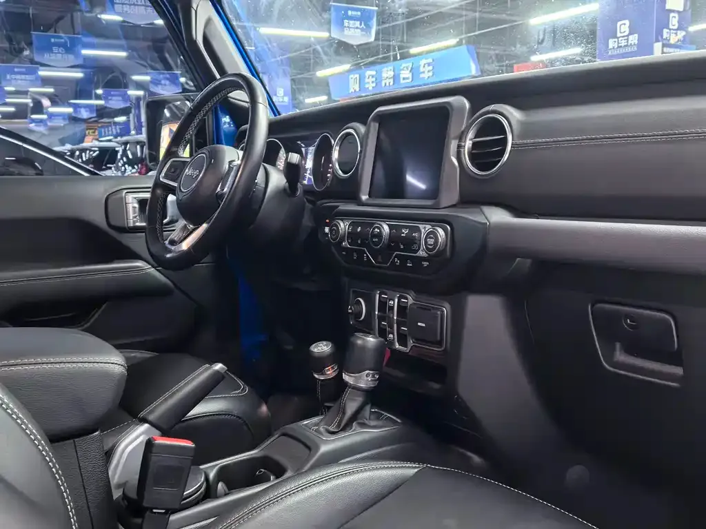 Jeep Gladiator 2023 из CN, фото 7