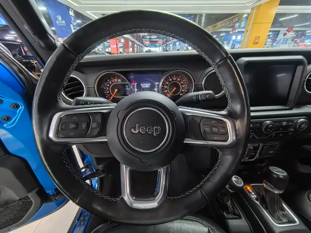 Jeep Gladiator 2023 из CN, фото 9