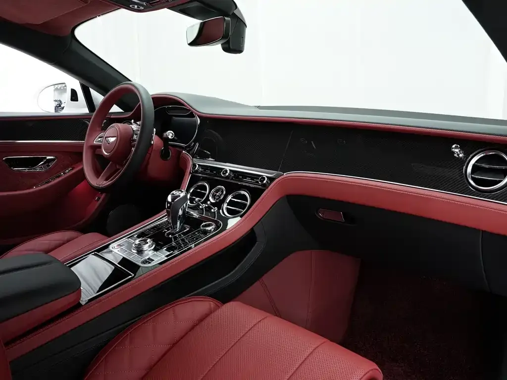 Bentley Continental 2023 из CN, фото 6