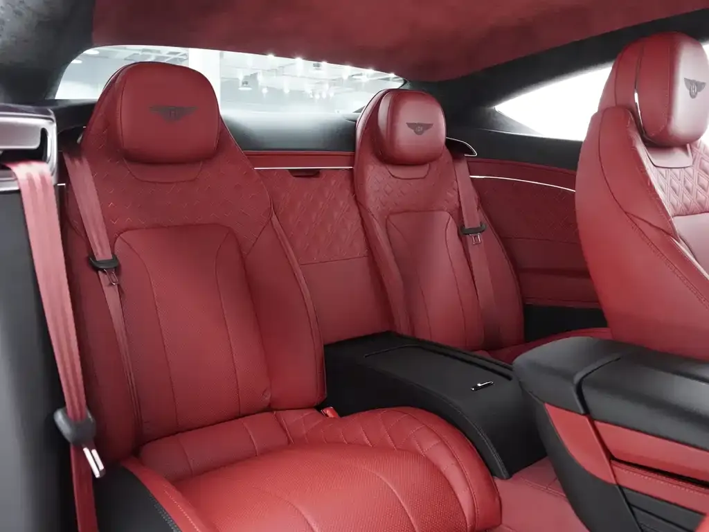 Bentley Continental 2023 из CN, фото 7