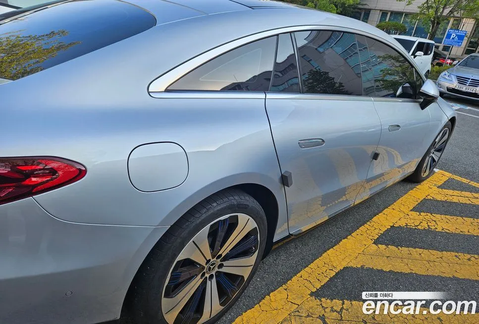 Mercedes-Benz EQS 2023 из KR, фото 2