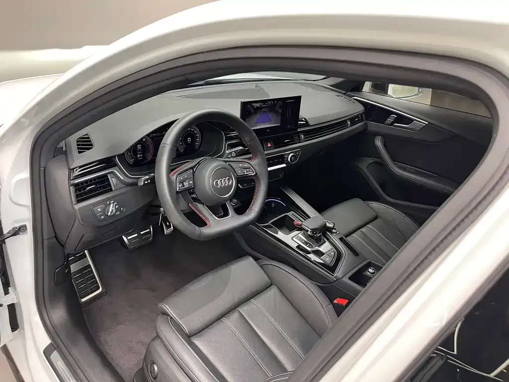 Audi A4L 2024 из CN, фото 10