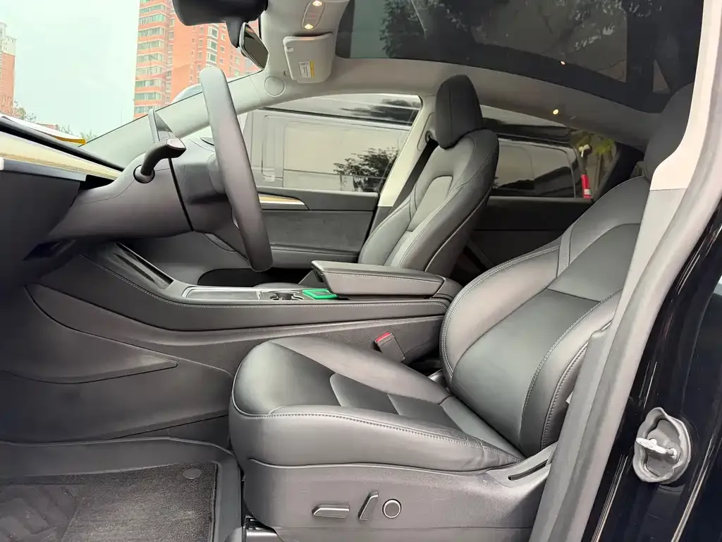 Tesla Model Y 2023 из CN, фото 7