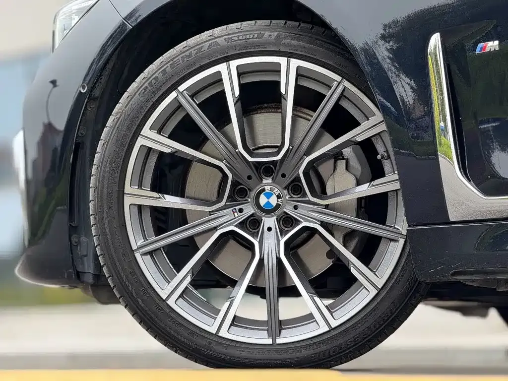BMW 7 Series 2022 из CN, фото 10