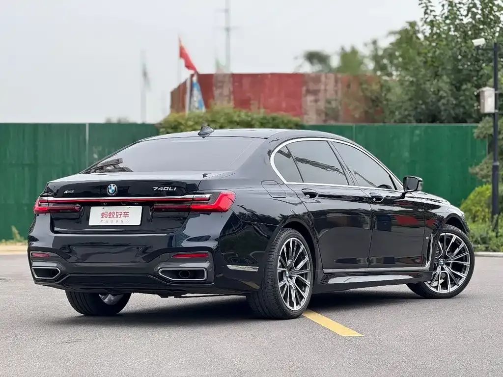 BMW 7 Series 2022 из CN, фото 4