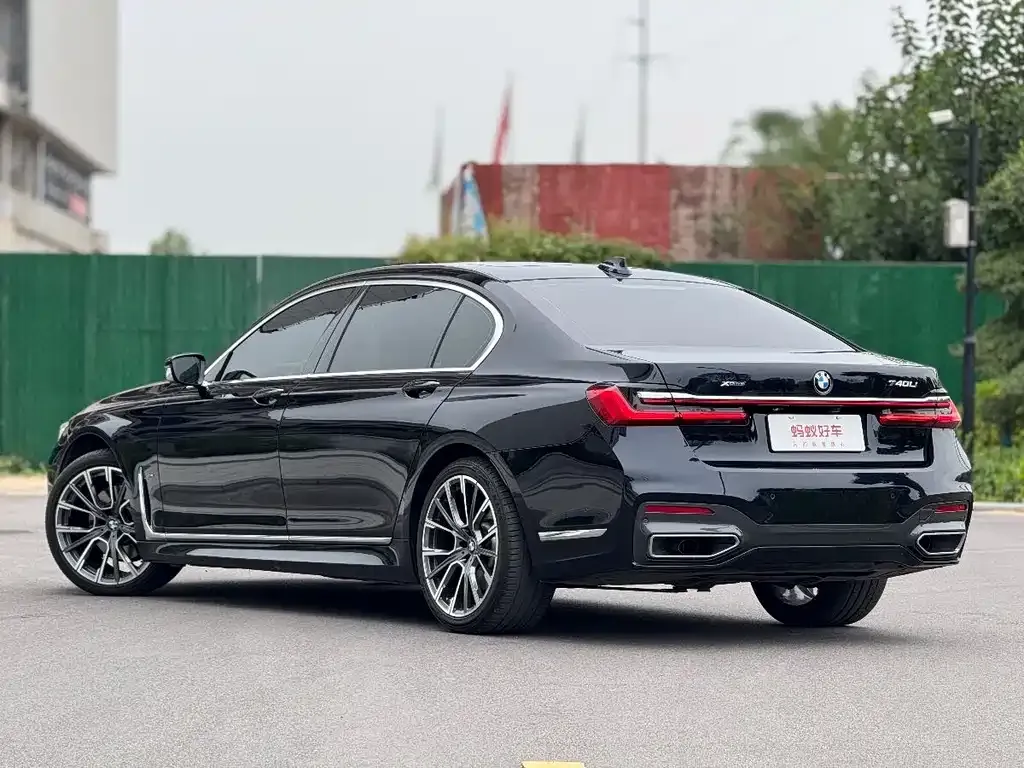 BMW 7 Series 2022 из CN, фото 6